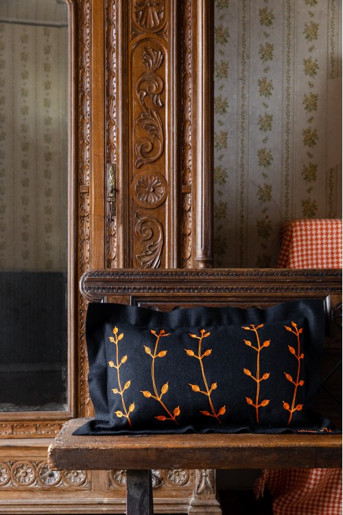 Cushion with Seaweed